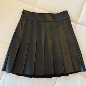 Abercrombie & Fitch Black Pleated Vegan Leather Mini Skirt - Size XS